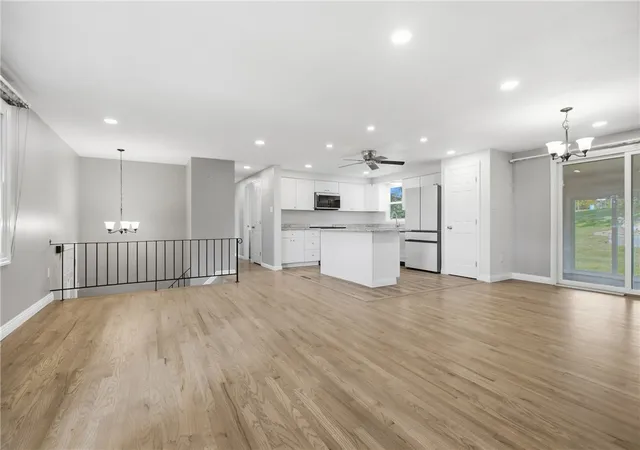 Photo 3 of Single family home for sale at 216 Oak Hts Dr, Oakdale, PA 15071 | MLS# 1771710 | Listing updated on 2026-09-03