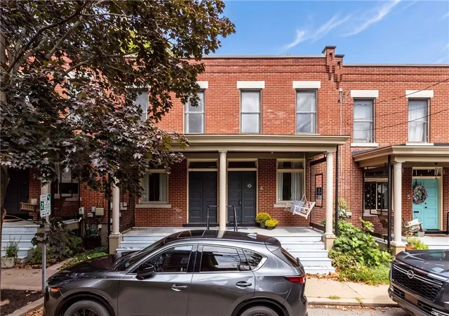 Photo 2 of Condo for sale at 4 Clarendon Pl, Friendship Park, PA 15206 | MLS# 1772073 | Listing updated on 2026-09-07