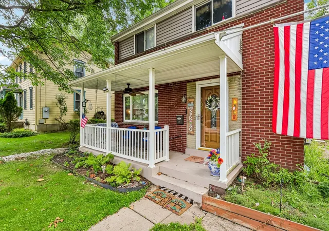 Photo 3 of Single family home for sale at 538 10th Street, Oakmont, PA 15139 | MLS# 1772231 | Listing updated on 2026-10-05