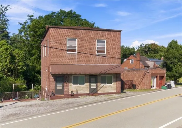 Photo 3 of House for sale at 1329 Anderson Rd, Shaler, PA 15209 | MLS# 1771940 | Listing updated on 2026-10-04