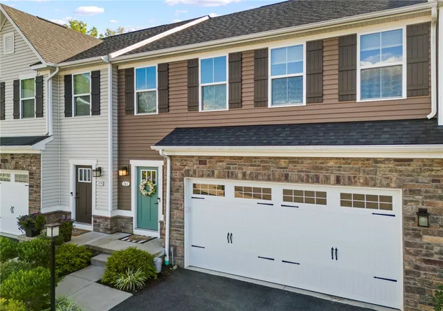 Photo 2 of Townhouse for sale at 161 Black Oak Ln, Cecil, PA 15057 | MLS# 1771592 | Listing updated on 2026-09-29