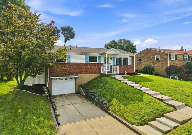Photo 3 of Single family home for sale at 553 Meadowvale Dr, Harmar, PA 15024 | MLS# 1771958 | Listing updated on 2026-09-13