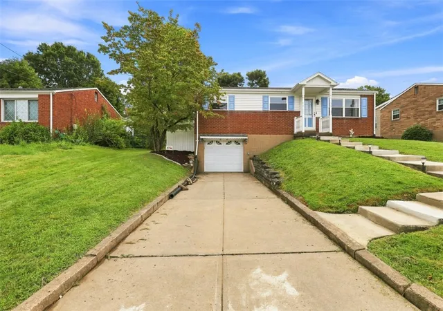 Photo 4 of Single family home for sale at 553 Meadowvale Dr, Harmar, PA 15024 | MLS# 1771958 | Listing updated on 2026-09-13