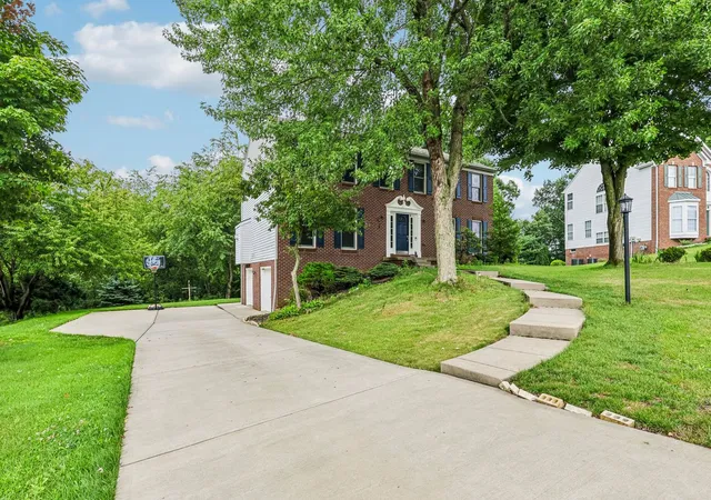 Photo 3 of Single family home for sale at 4008 Claridon Dr, Marshall, PA 16046 | MLS# 1772280 | Listing updated on 2026-09-11