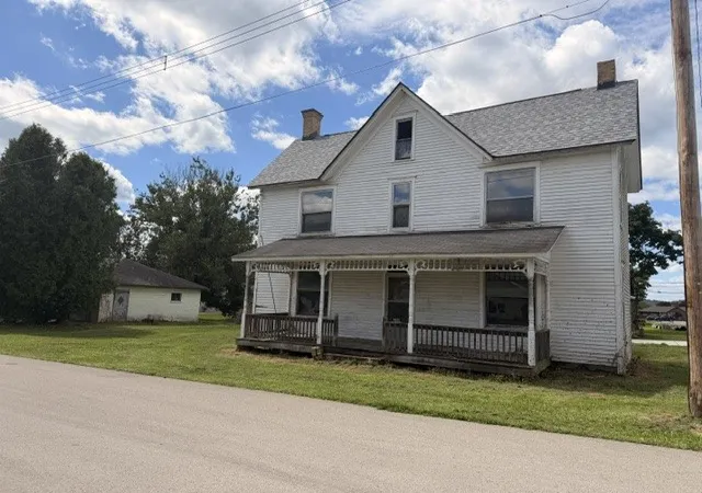 Photo 1 of Single family home for sale at 808 Plumb St, Darlngtn Twp, PA 16115 | MLS# 1772283 | Listing updated on 2026-09-14