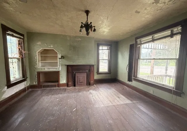 Photo 2 of Single family home for sale at 808 Plumb St, Darlngtn Twp, PA 16115 | MLS# 1772283 | Listing updated on 2026-09-14