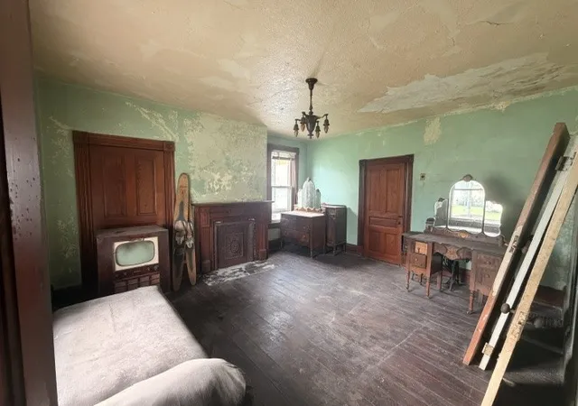 Photo 4 of Single family home for sale at 808 Plumb St, Darlngtn Twp, PA 16115 | MLS# 1772283 | Listing updated on 2026-09-14