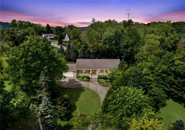 Photo 3 of Single family home for sale at 4 Sunnyside Ave, Collier Twp, PA 15106 | MLS# 1772268 | Listing updated on 2026-09-05