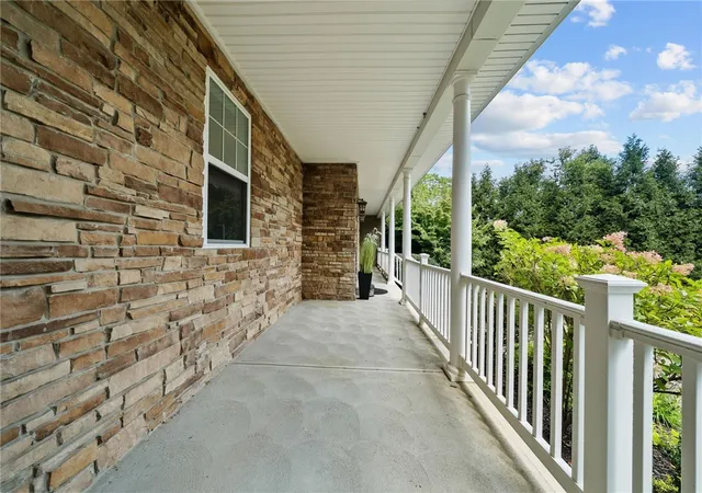 Photo 3 of Single family home for sale at 4 Sunnyside Ave, Collier Twp, PA 15106 | MLS# 1772268 | Listing updated on 2026-10-07
