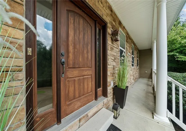 Photo 4 of Single family home for sale at 4 Sunnyside Ave, Collier Twp, PA 15106 | MLS# 1772268 | Listing updated on 2026-10-07