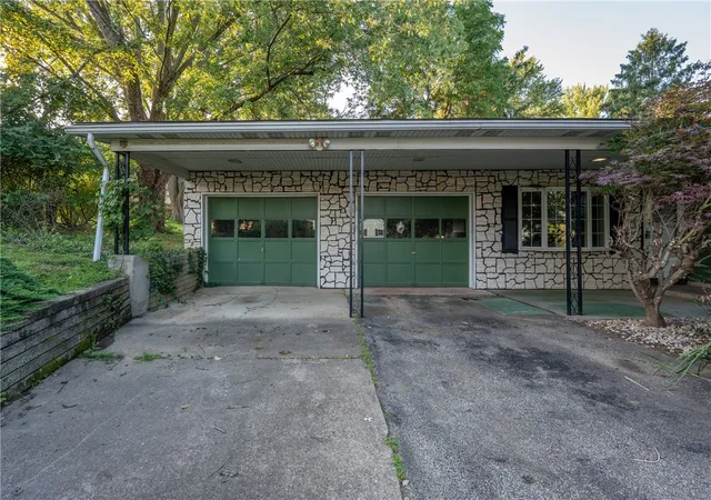 Photo 3 of Single family home for sale at 1101 W Fir Dr, Unity Twp, PA 15650 | MLS# 1772022 | Listing updated on 2026-09-05