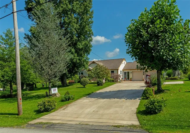 Photo 3 of Sale Pending at 167 Oglevee Ln, Dunbar Twp, PA 15425 | MLS# 1772316 | Listing updated on 2026-09-11