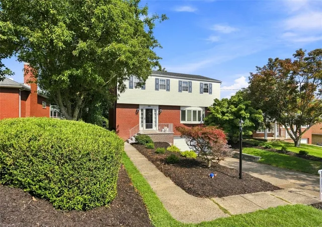 Photo 3 of Single family home for sale at 139 Maryland Dr, Carnegie, PA 15106 | MLS# 1771918 | Listing updated on 2026-09-13