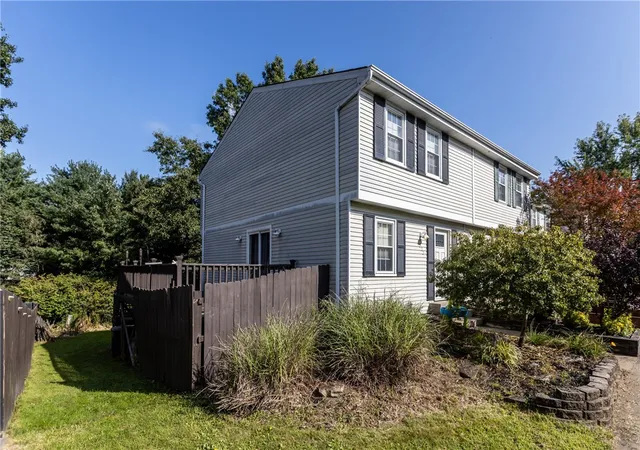 Photo 2 of Condo for sale at 322 Parkwood Dr, Cranberry Twp, PA 16066 | MLS# 1772213 | Listing updated on 2026-09-04