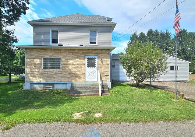 Photo 3 of Single family home for sale at 129 Riverview St, North Sewickley Twp, PA 16117 | MLS# 1772363 | Listing updated on 2026-09-20