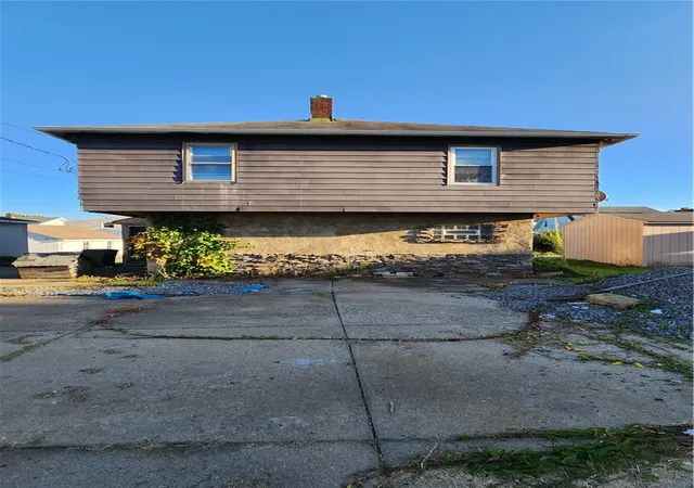 Photo 1 of Single family home for sale at 1012 Adams St, New Castle, PA 16101 | MLS# 1772369 | Listing updated on 2026-10-16