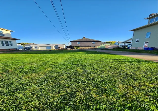 Photo 3 of Single family home for sale at 1012 Adams St, New Castle, PA 16101 | MLS# 1772369 | Listing updated on 2026-10-16
