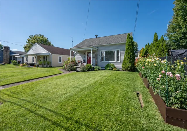 Photo 3 of Sale Pending at 132 E 2nd Avenue, Latrobe, PA 15650 | MLS# 1772135 | Listing updated on 2026-09-22