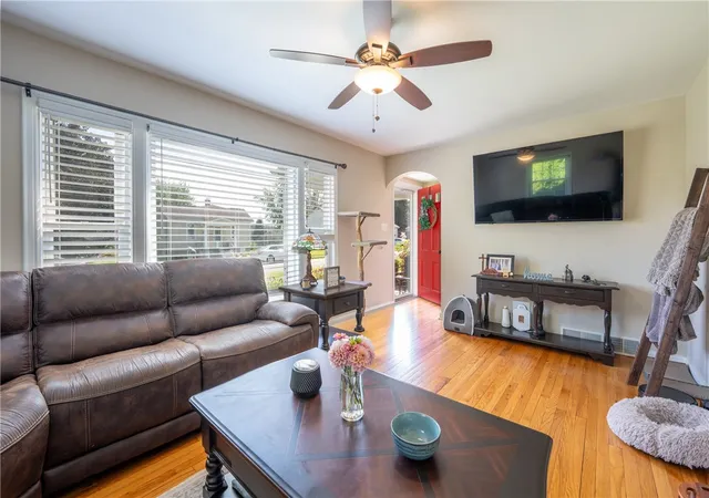 Photo 4 of Sale Pending at 132 E 2nd Avenue, Latrobe, PA 15650 | MLS# 1772135 | Listing updated on 2026-09-22