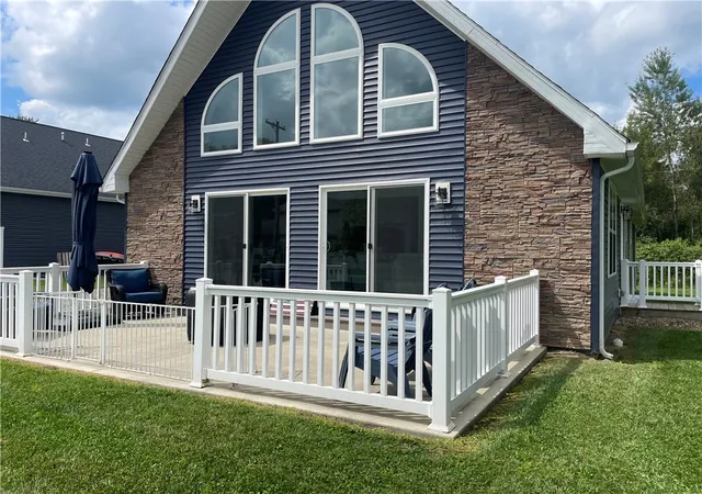 Photo 1 of Single family home for sale at 10750 Pymatuning Ave, Conneaut Lake, PA 16316 | MLS# 1772405 | Listing updated on 2026-09-02