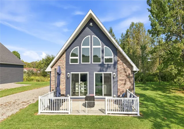 Photo 3 of Single family home for sale at 10750 Pymatuning Ave, Conneaut Lake, PA 16316 | MLS# 1772405 | Listing updated on 2026-09-02