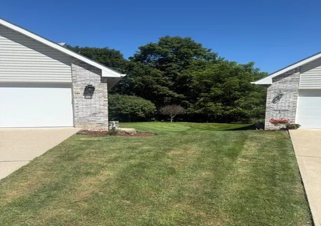 Photo 3 of Condo for sale at 404 Country View Dr, Lower Burrell, PA 15068 | MLS# 1772105 | Listing updated on 2026-09-01