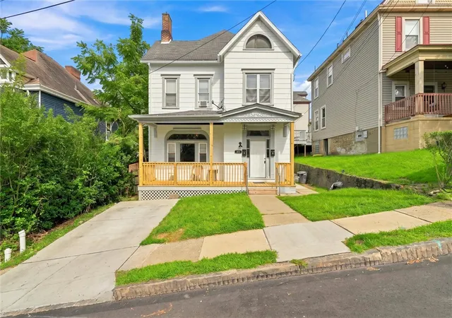 Photo 2 of Sale Pending at 217 Locust St, Avalon, PA 15202 | MLS# 1772287 | Listing updated on 2026-09-16
