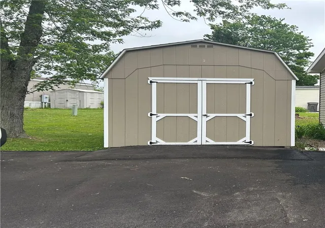 Photo 3 of Manufactured home for sale at 126 York Rd, Cranberry Twp, PA 16066 | MLS# 1772430 | Listing updated on 2026-09-02