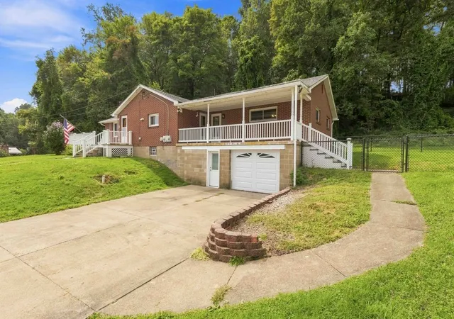 Photo 3 of Sale Pending at 425 Spring Rd, Centerville, PA 15417 | MLS# 1772275 | Listing updated on 2026-09-09