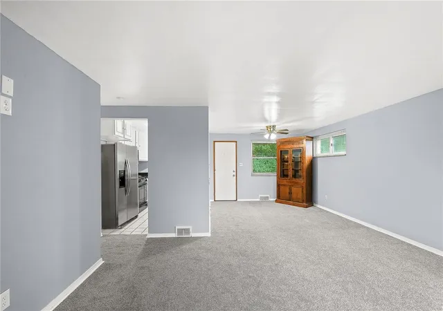 Photo 4 of Single family home for sale at 137 Eastminster Dr, Verona, PA 15147 | MLS# 1772438 | Listing updated on 2026-09-19