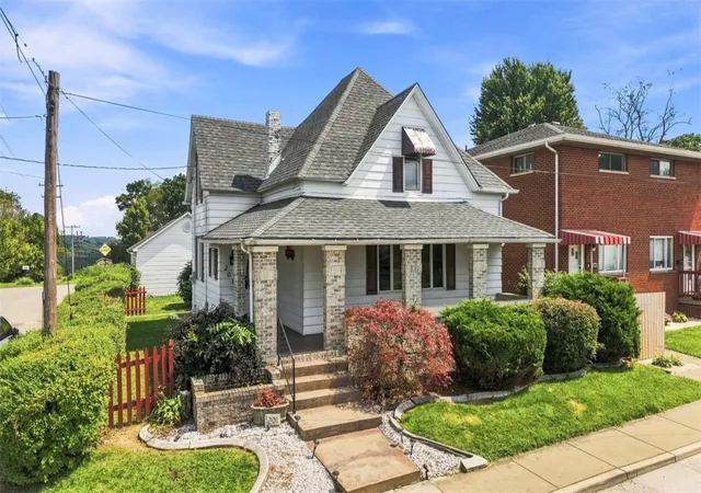 Photo 2 of Single family home for sale at 301 Pleasantview Ave, City Of But Se, PA 16001 | MLS# 1772445 | Listing updated on 2026-10-11