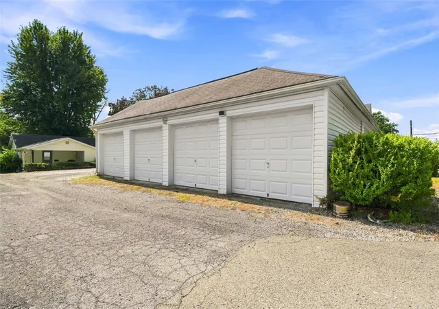 Photo 3 of Single family home for sale at 301 Pleasantview Ave, City Of But Se, PA 16001 | MLS# 1772445 | Listing updated on 2026-10-11