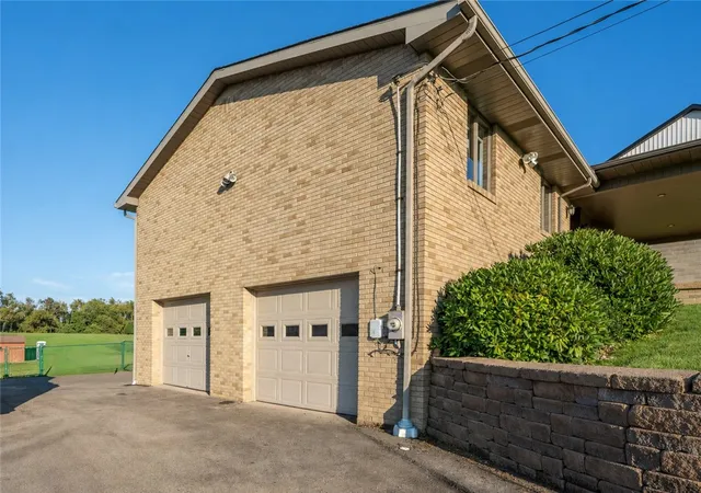 Photo 3 of Sale Pending at 1217 Hillview Dr, North Huntingdon, PA 15642 | MLS# 1772137 | Listing updated on 2026-09-03