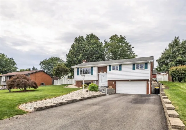 Photo 2 of Single family home for sale at 1259 W Fir Dr, Unity  Twp, PA 15650 | MLS# 1772190 | Listing updated on 2026-09-09