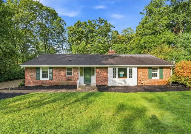 Photo 3 of Single family home for sale at 103 Highland Dr, Peters Twp, PA 15317 | MLS# 1772402 | Listing updated on 2026-09-13