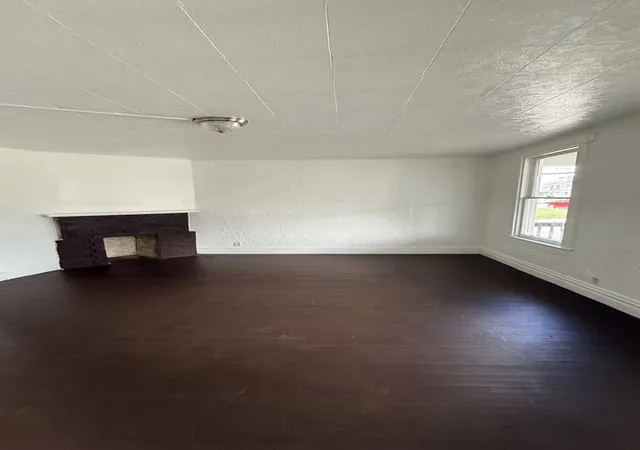 Photo 3 of Single family home for sale at 1633 Leishman Ave, Arnold, PA 15068 | MLS# 1772480 | Listing updated on 2026-09-13