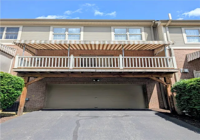 Photo 3 of Townhouse for sale at 1705 Waterleaf Dr, Franklin Park, PA 15143 | MLS# 1772440 | Listing updated on 2026-09-01
