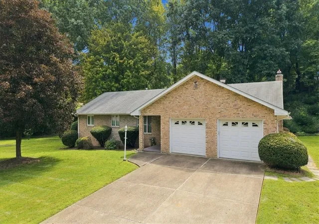 Photo 2 of Single family home for sale at 104 Oakcrest Dr, Center Twp, PA 15061 | MLS# 1772473 | Listing updated on 2026-09-08