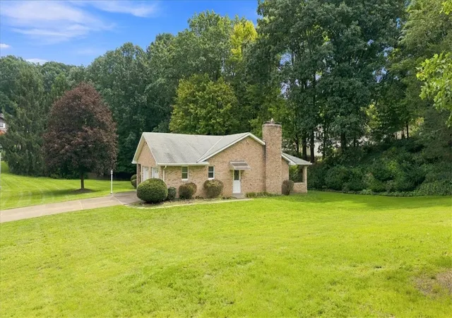 Photo 3 of Single family home for sale at 104 Oakcrest Dr, Center Twp, PA 15061 | MLS# 1772473 | Listing updated on 2026-09-08