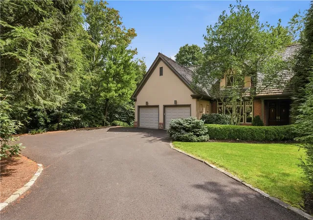 Photo 2 of Townhouse for sale at 26 The Trillium, Fox Chapel, PA 15238 | MLS# 1771288 | Listing updated on 2026-09-15