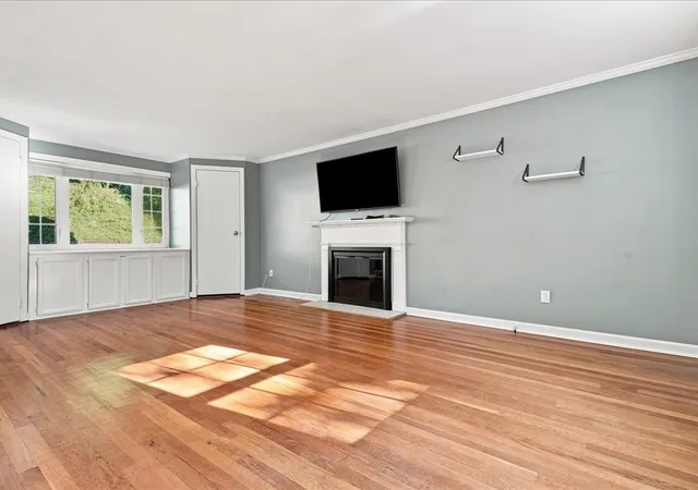 Photo 2 of Single family home for sale at 60 Iroquois Dr, Mt Lebanon, PA 15228 | MLS# 1772422 | Listing updated on 2026-10-02
