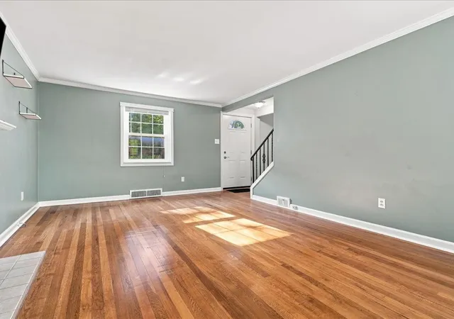 Photo 3 of Single family home for sale at 60 Iroquois Dr, Mt Lebanon, PA 15228 | MLS# 1772422 | Listing updated on 2026-10-02