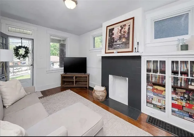 Photo 3 of Single family home for sale at 267 Academy Ave, Mt Lebanon, PA 15228 | MLS# 1772499 | Listing updated on 2026-09-13