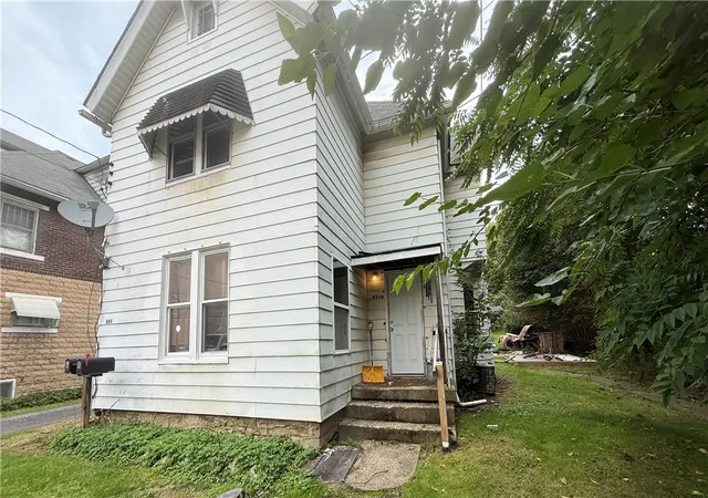 Photo 2 of Multi family home for sale at 886 N Sharpsville Ave, Sharon, PA 16146 | MLS# 1772485 | Listing updated on 2026-10-07