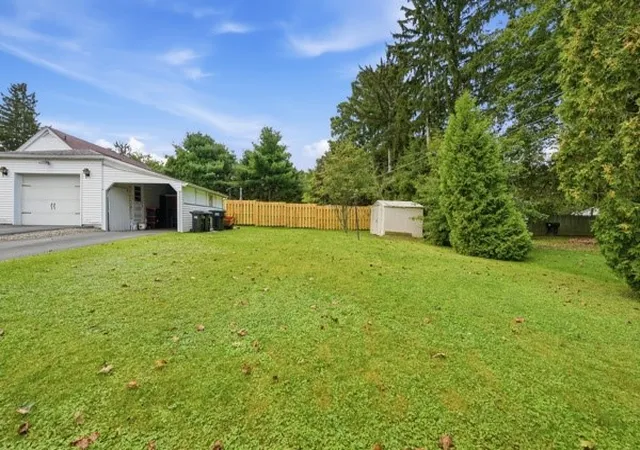 Photo 3 of Single family home for sale at 134 Greenwood Dr, Hermitage, PA 16148 | MLS# 1772465 | Listing updated on 2026-09-05