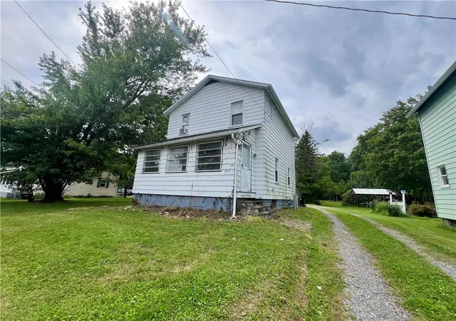 Photo 1 of Single family home for sale at 3019 Mercer Rd, Neshannock Twp, PA 16105 | MLS# 1772504 | Listing updated on 2026-09-01