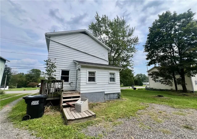 Photo 2 of Single family home for sale at 3019 Mercer Rd, Neshannock Twp, PA 16105 | MLS# 1772504 | Listing updated on 2026-09-01