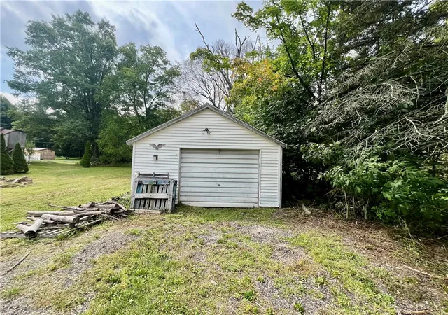 Photo 2 of Single family home for sale at 3019 Mercer Rd, Neshannock Twp, PA 16105 | MLS# 1772504 | Listing updated on 2026-09-01
