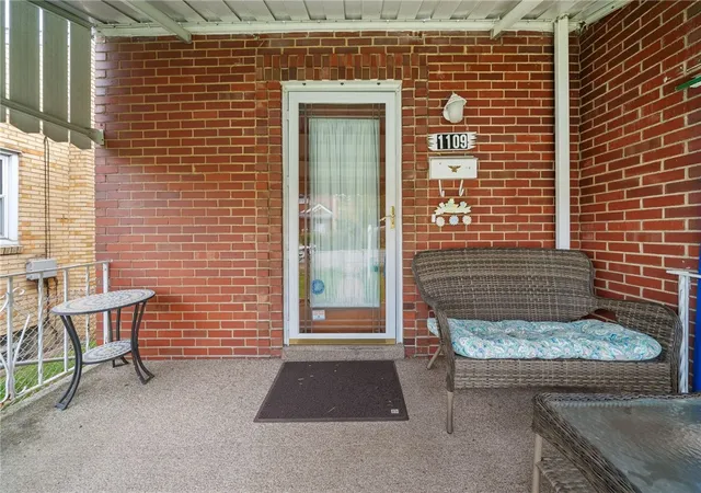 Photo 2 of Single family home for sale at 1109 Holmes St, Mc Kees Rocks, PA 15136 | MLS# 1772450 | Listing updated on 2026-10-15