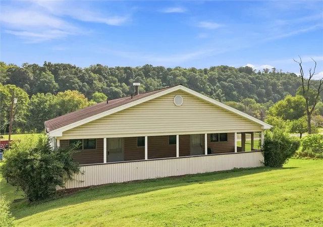 Photo 1 of Single family home for sale at 401 Industry Rd (rear), Elizabeth Twp/boro, PA 15018 | MLS# 1772419 | Listing updated on 2026-09-01
